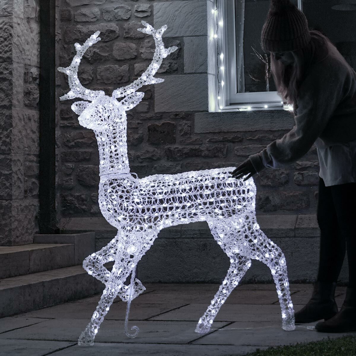 CHRISTMAS Outdoor White LED Reindeer / Stag Figure - LARGE [1.4 m]